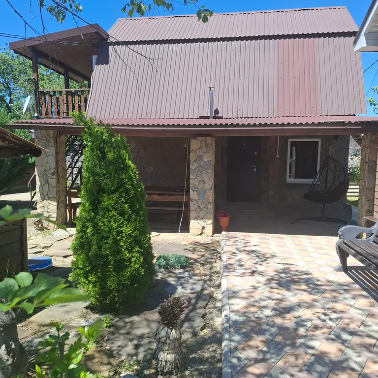 Коттедж Домик у реки Дах с видом на горы — аренда посуточно в Даховская