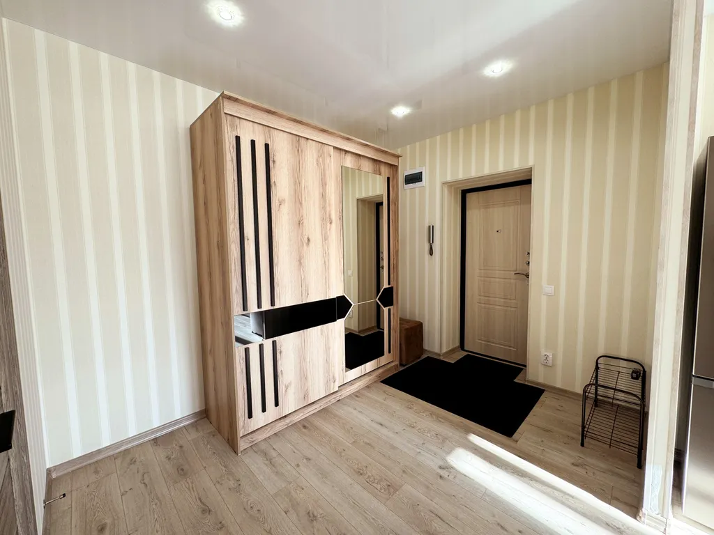 Стильная квартира в центре Мурманска на ул. Октябрьской, 3