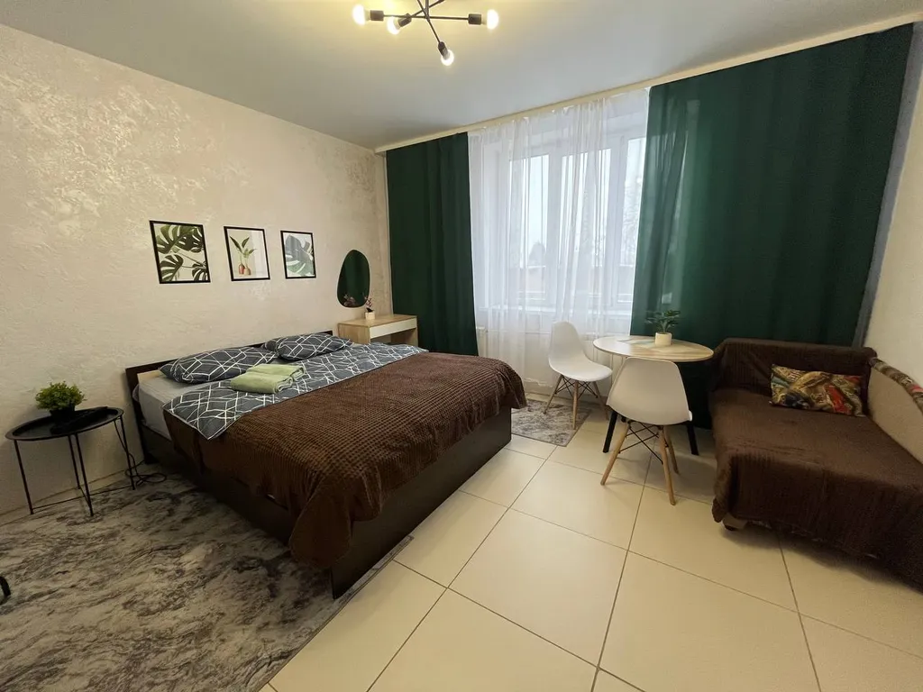 Уютные апартаменты около ТЦ Изумрудный город