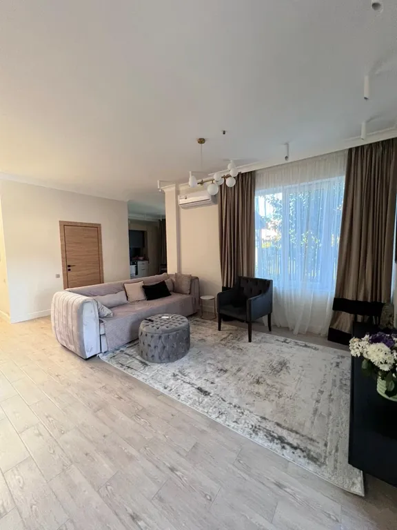 Коттедж Уютный дом с бассейном — Барановка