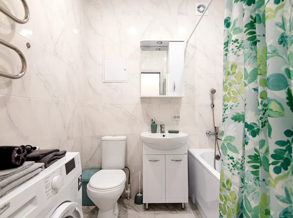 Луна в новом районе города