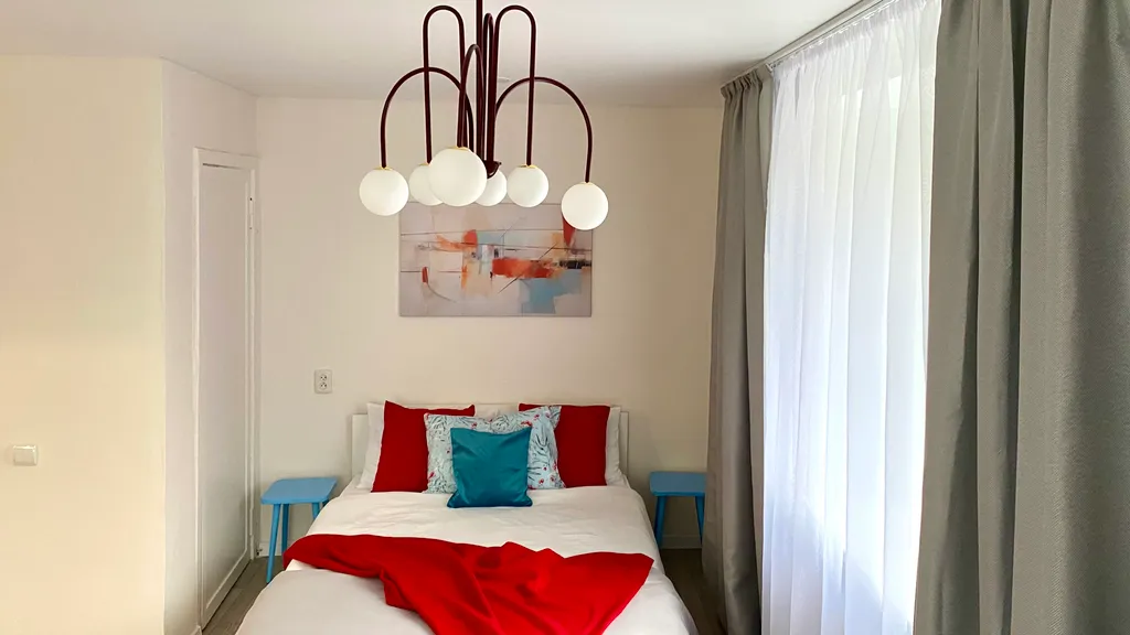 Алая квартира у парка