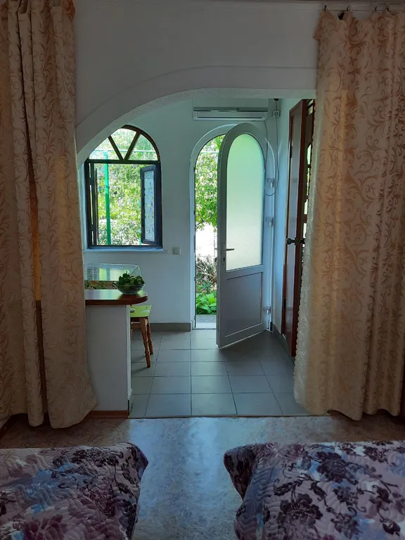 Квартира Номер с удобствами у моря — аренда посуточно в Береговое (Феодосия)