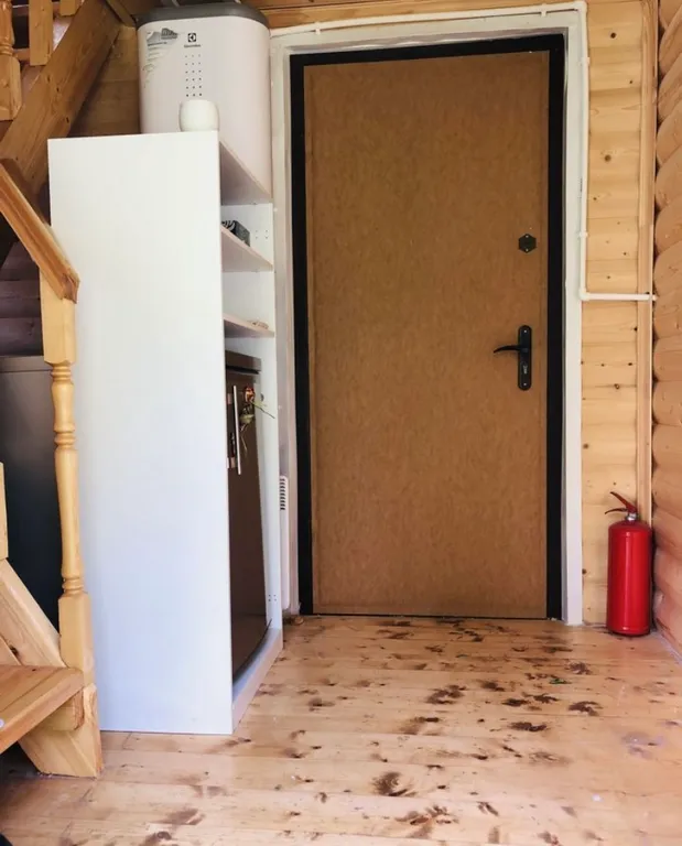 Домик в лесу с баней