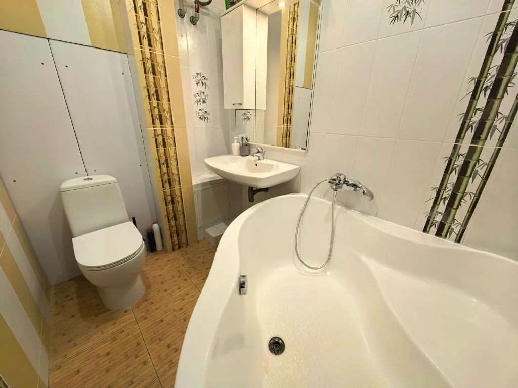 С видом на центральную площадь