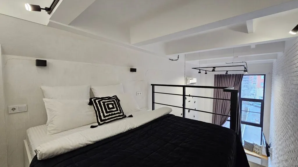 Двухуровневая студия недалеко от АГУ, АГТУ