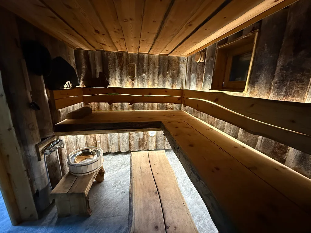 Вилла с панорамной баней и бассейном