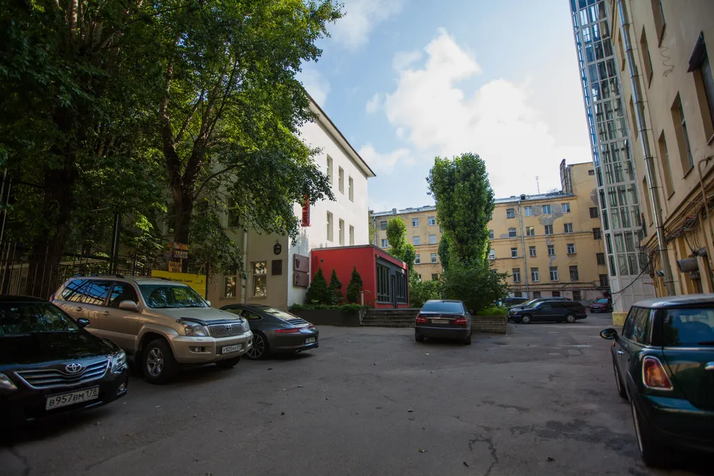 Двухуровневые апартаменты люкс в центре