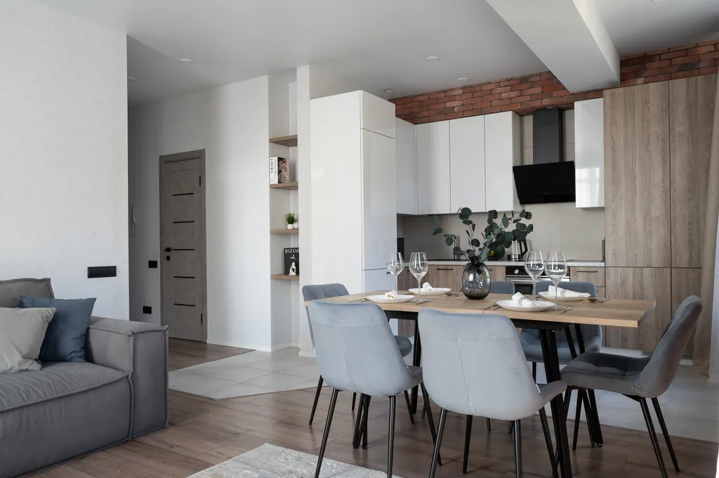 Просторная стильная квартира с видом на горы