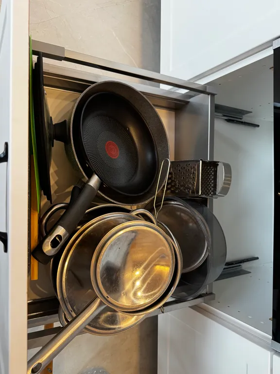 Дом на берегу озера и моря