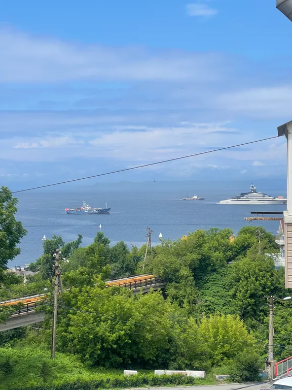 Квартира Квартира Двухуровневая студия с балконом и видом на море в центре — Владивосток