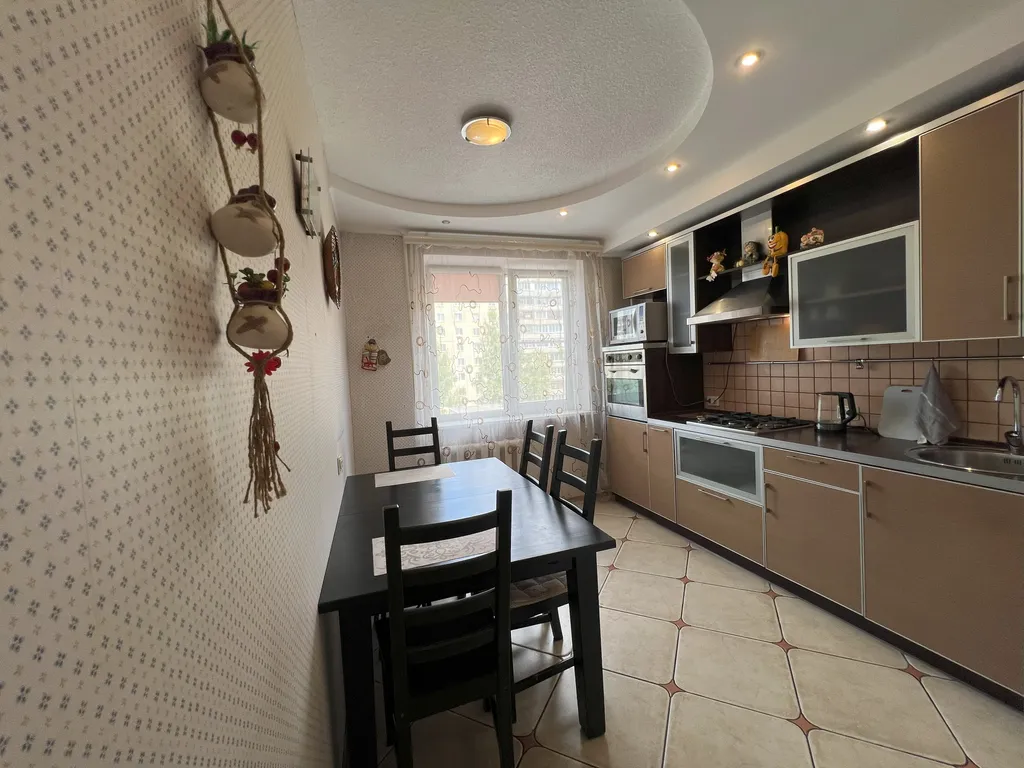 Трехкомнатная квартира в центре