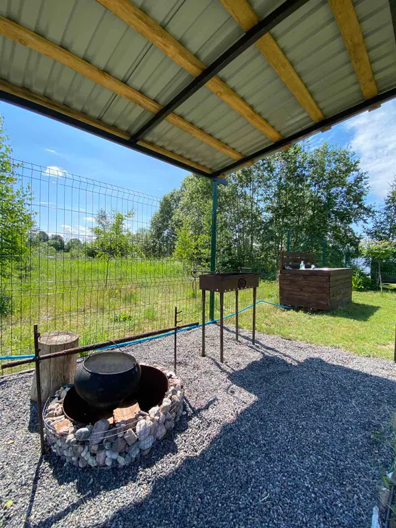 Уютные домики на берегу озера