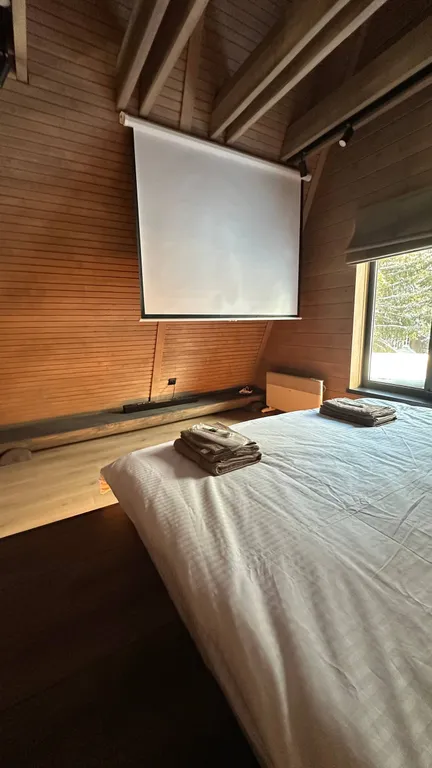 Уютный дом у подножья горы Белая