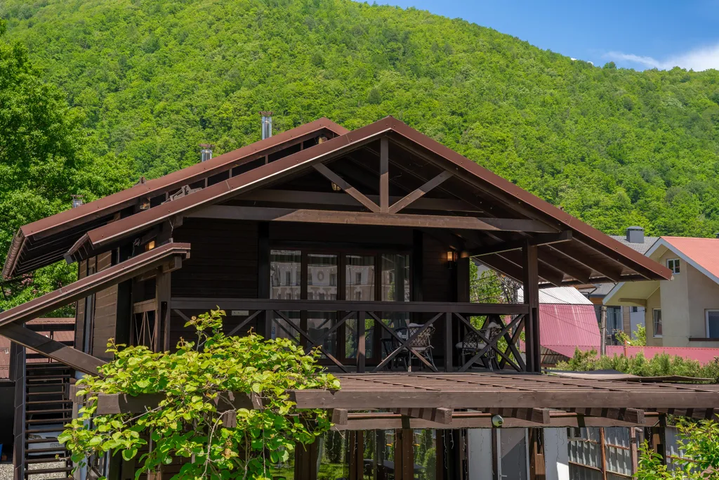 Шикарный коттедж с видом на сказочные горы в центре Красной поляны