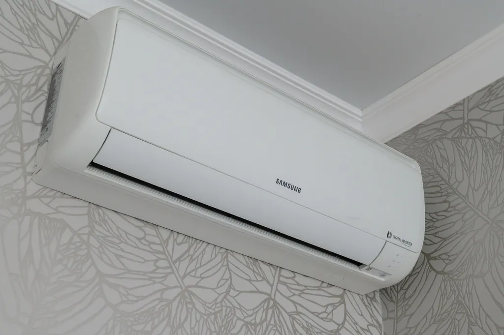 Трехкомнатная квартира с видом на горы в центре города