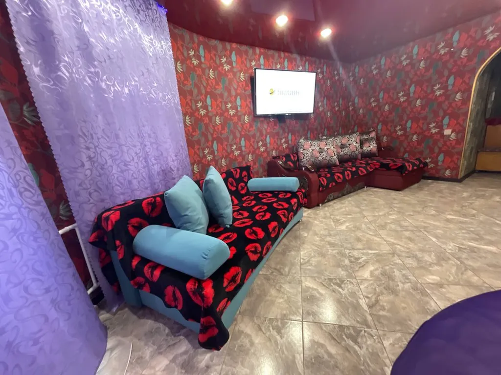 Студия любви в стиле 50 оттенков красного