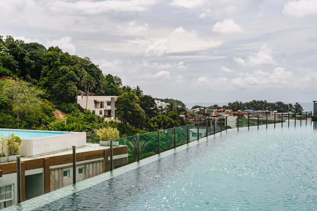 Новые апартаменты с видом на море у пляжа Карон