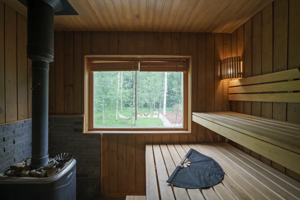 Домик с видом на лес