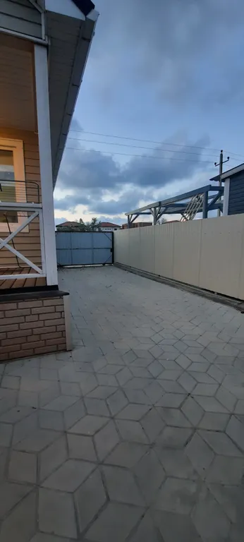 Коттедж с собственной территорией, большой беседкой и мангальной зоной