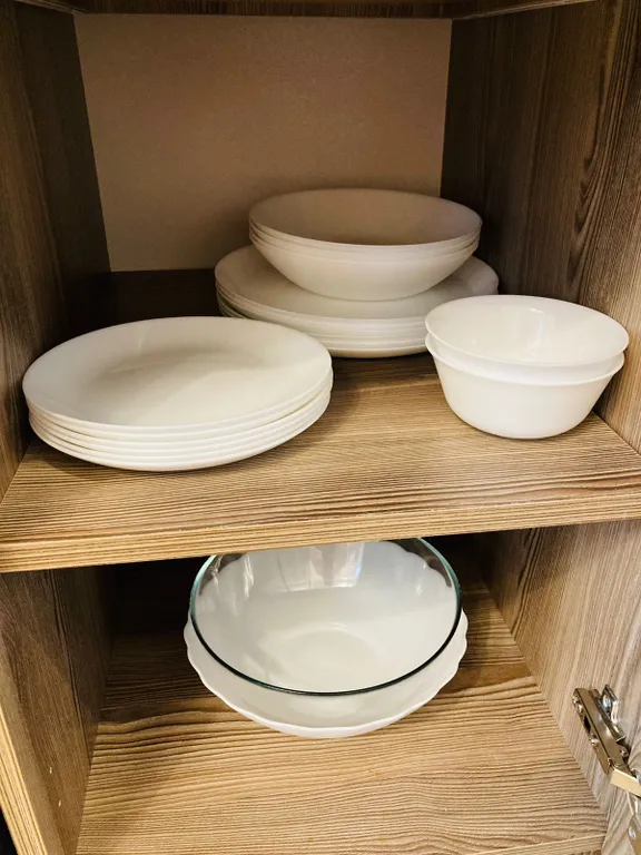 Просторная студия с огромной лоджией у озера