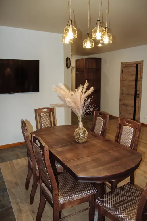 Уютный коттедж в сосновом лесу с видом на озеро