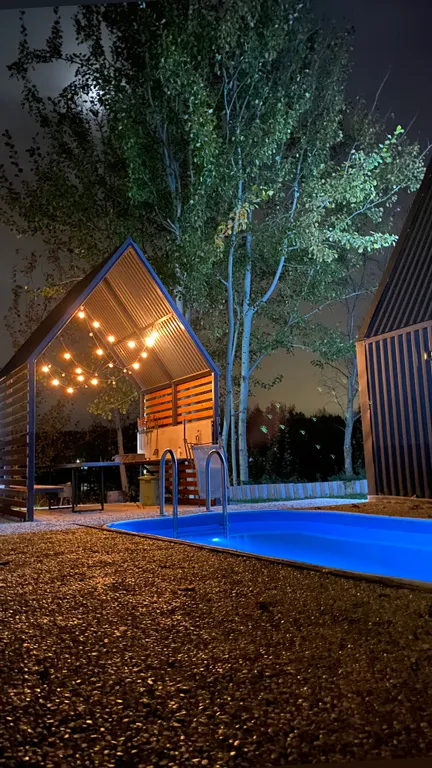 Коттедж Дом с теплым бассейном на озере — аренда посуточно в Самара