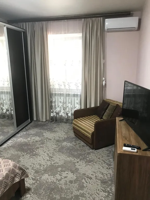 Уютный домик с двориком в центре