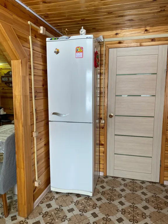 Уютный дом на берегу реки