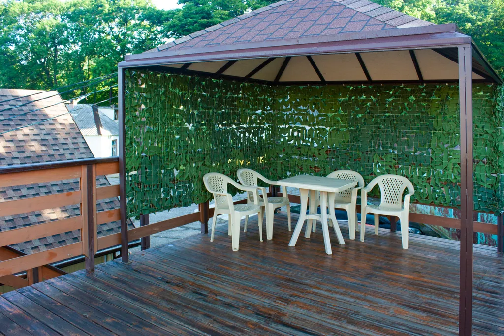 Номер кухонным уголком, просторной террасой и видом на море