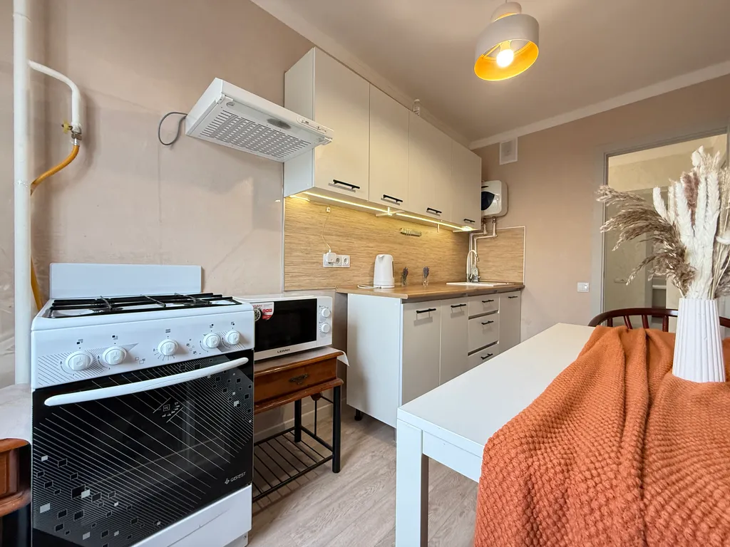 2 комнатная квартира пляж в 5 минутах езды. Парк Победы, Херсонес