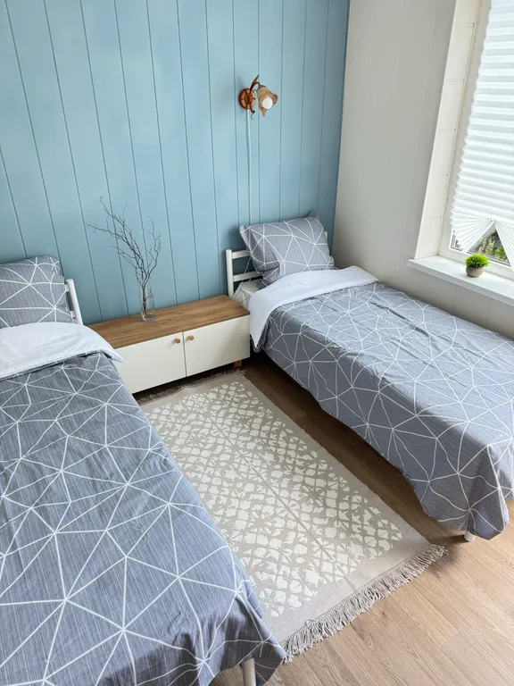 Красивая комната у моря