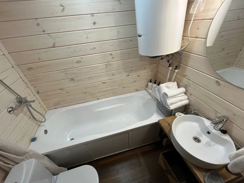 Домик с видом на лес