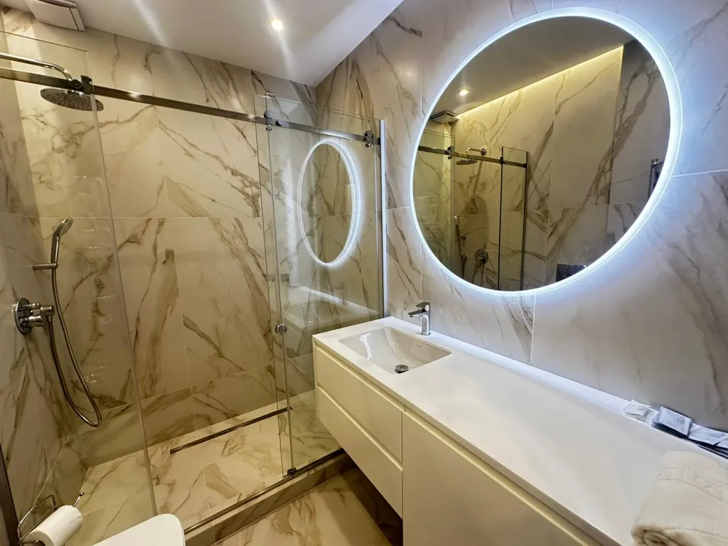 Просторная квартира с видом на море