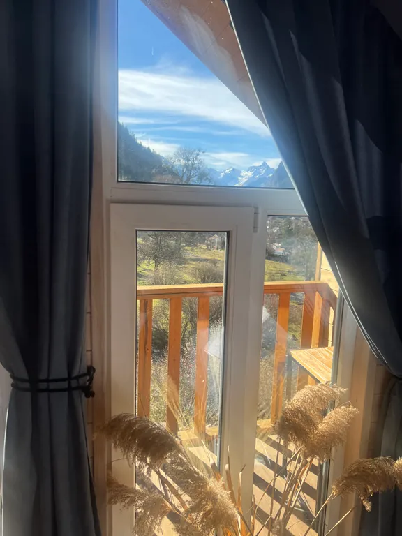 Дом в лесу с видом на горы Барнхаус Барс