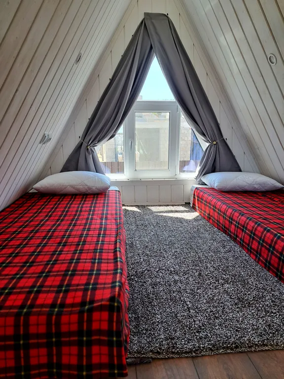 Домик у реки