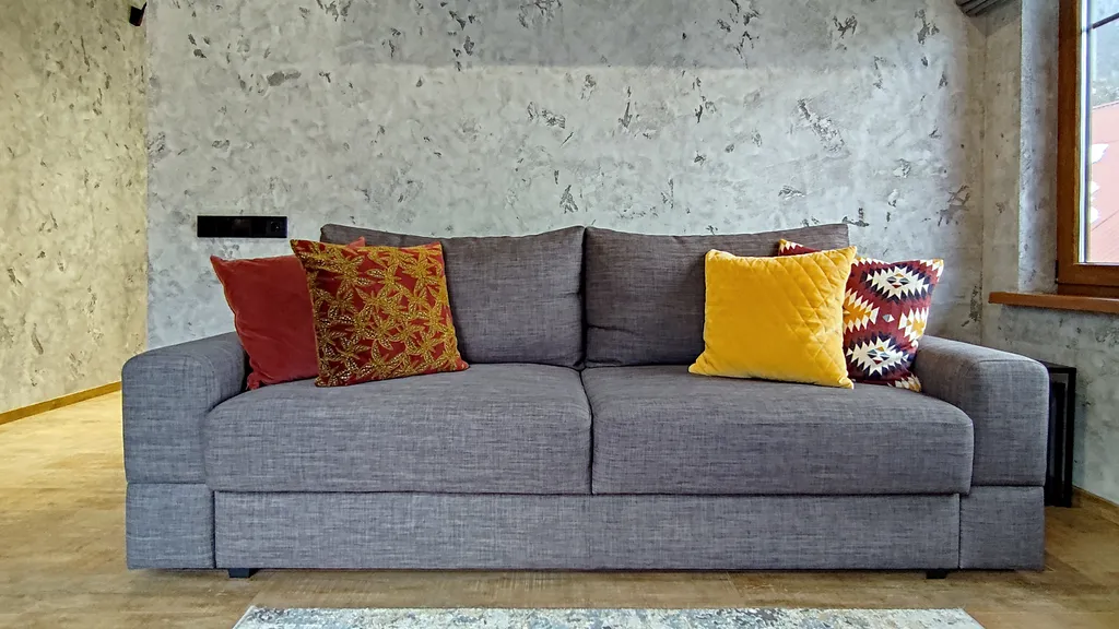 Современный красивый апартамент со спальней. Панорама на горы. Центр.