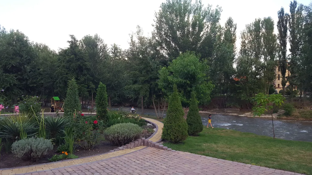 Квартира у реки