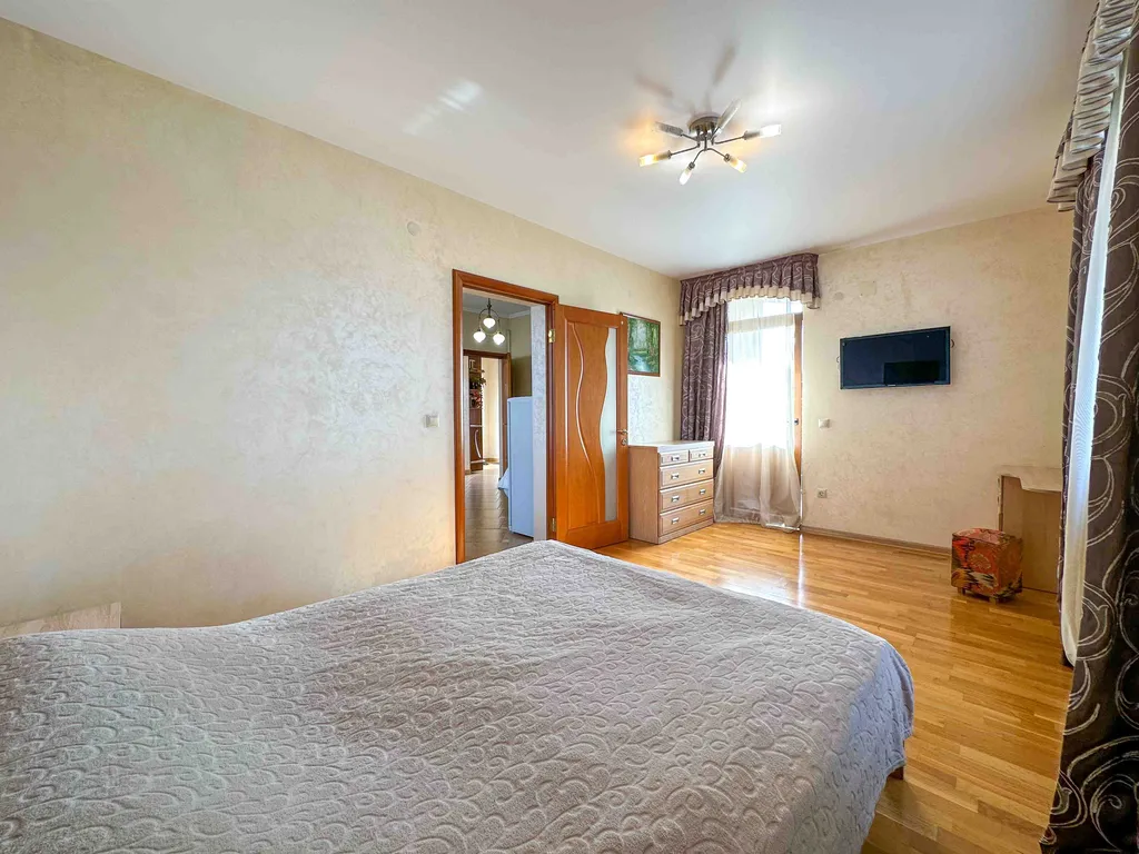 Квартира 3-комнатная Квартира — Адлер