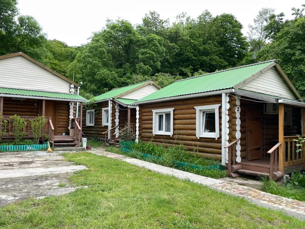 Двухкомнатный домик в 7 мин. от моря в тени деревьев с парковкой (№3)