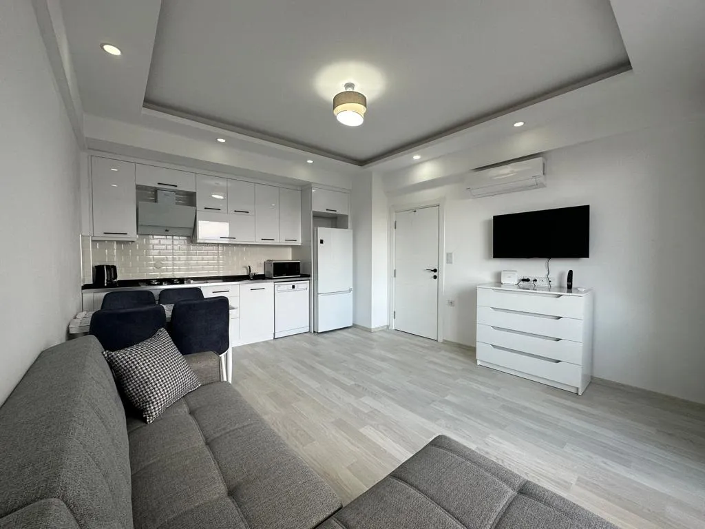 Уютная новая квартира с видом на море