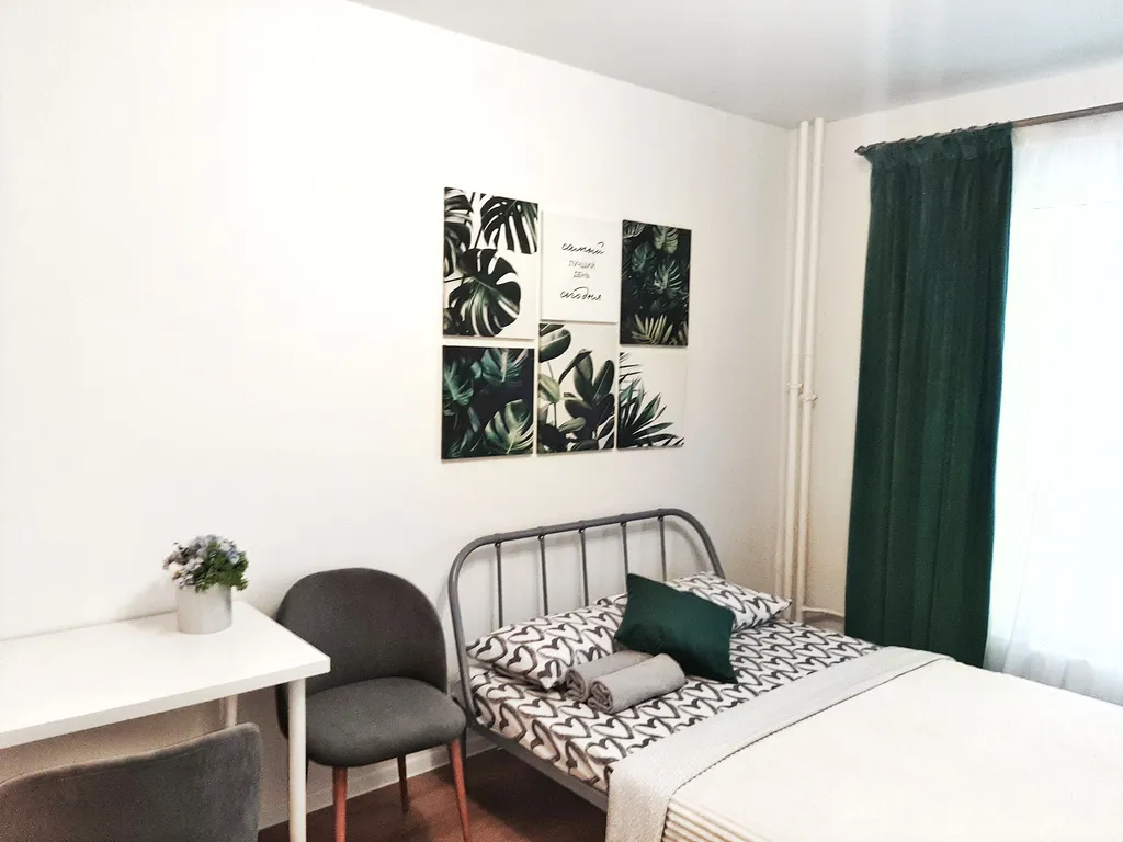 Уютная квартира у метро с видом на лес