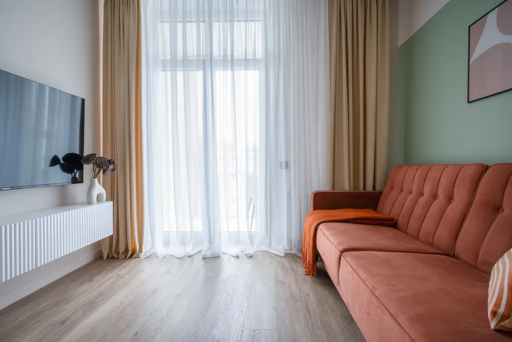 Комфортабельная евродвушка Меркурий с балконом у озера