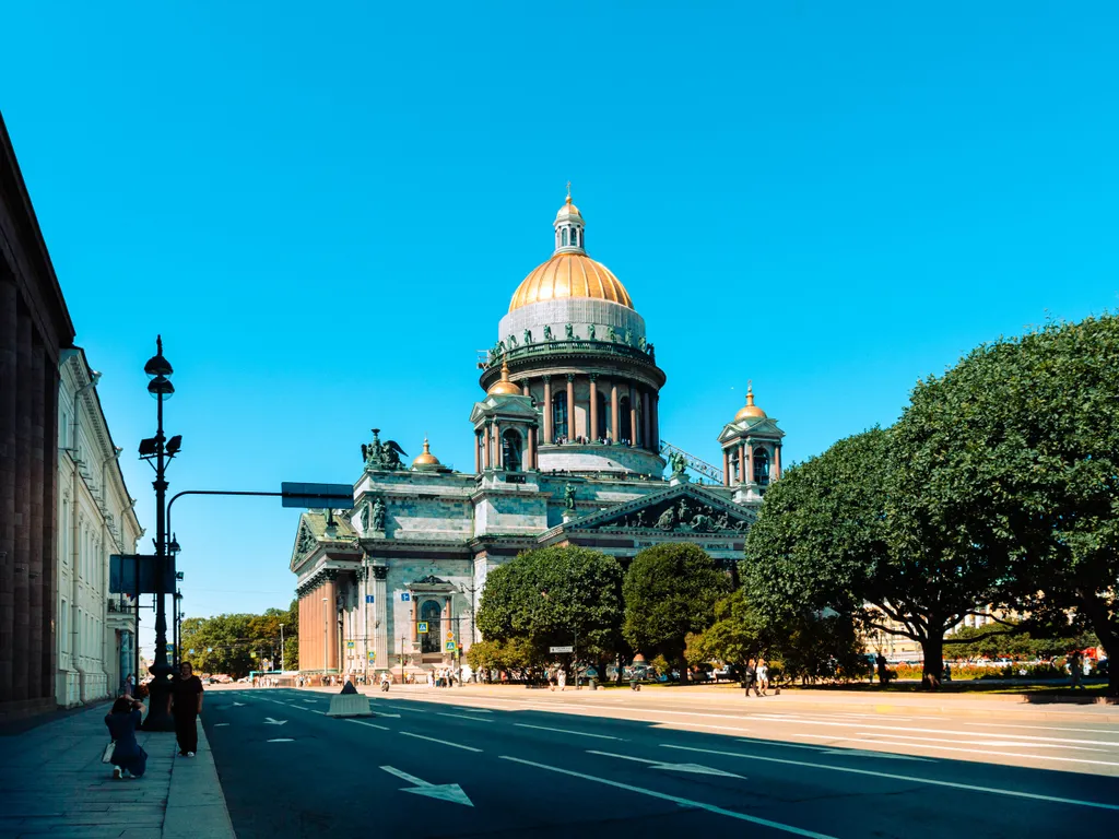 Квартира Трёхкомнатная квартира в двух минутах ходьбы от Иcаакиевcкогo coбоpa — Санкт-Петербург