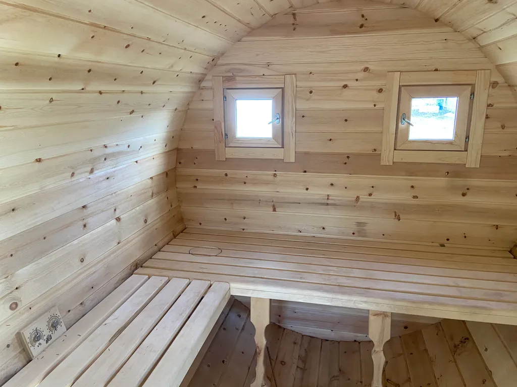 Коттедж Уютный домик на окраине деревни — Глазово