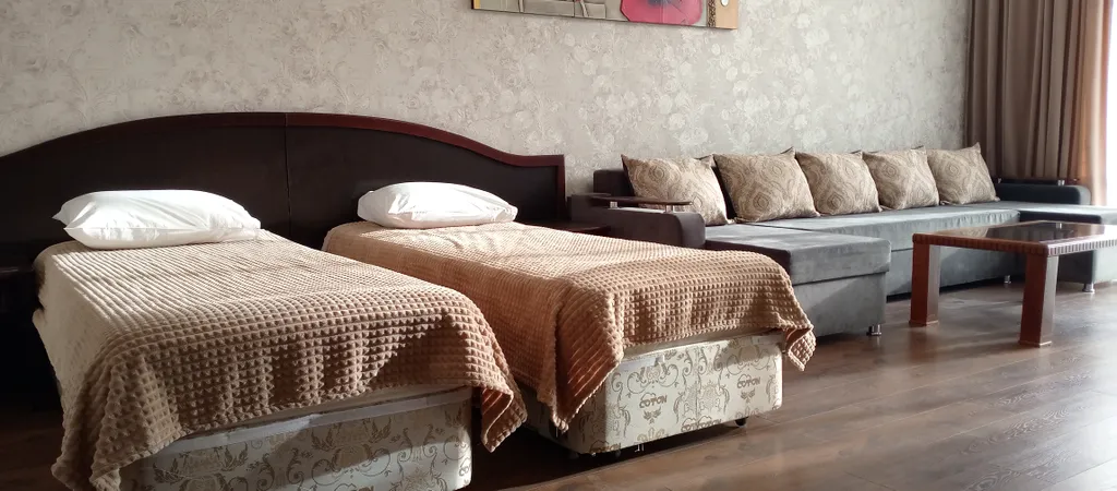 Двухкомнатная квартира с балконом (75кв.м.)