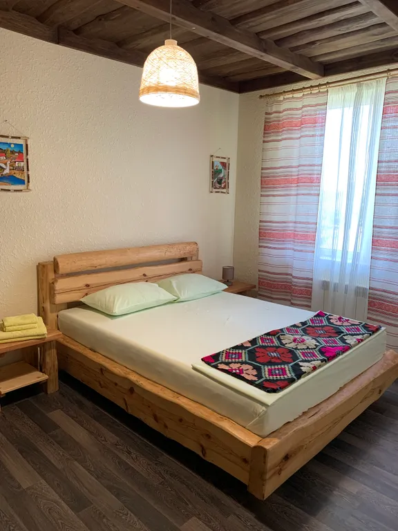 Тихое и комфортное место на берегу реки Лесная