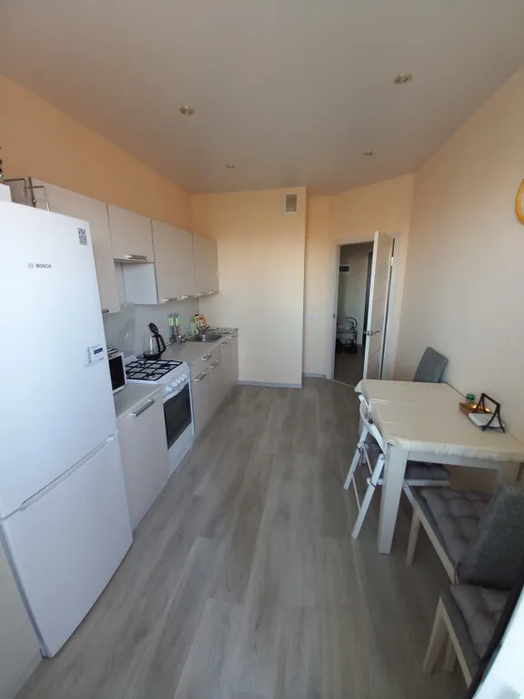 Апартамент как дома с видом на реку из окна