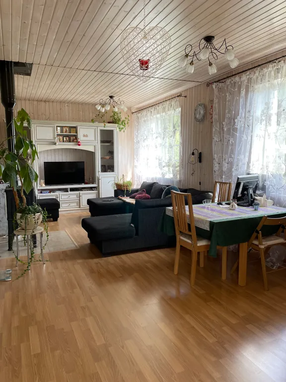 Домик у леса