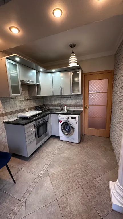 Квартира Светлая, уютная 3-комнатная квартира со всеми удобствами — Гагра